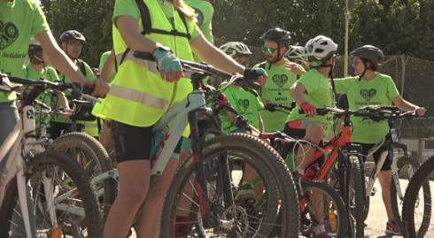 moments abans de la sortida de la Pedalada Solidària de BiciCamp a Reus, aquest any per a recaptar fons per a la Fundació Mossén Frederic Bara