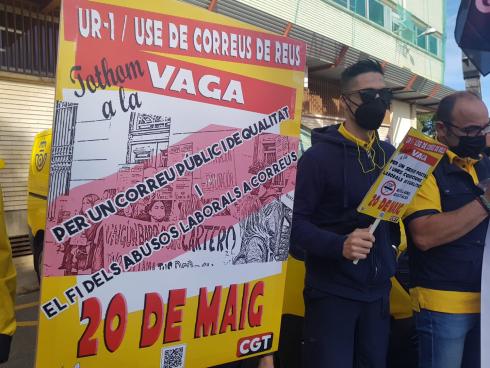 pancarta de la vaga dels treballadors de Correus de Reus